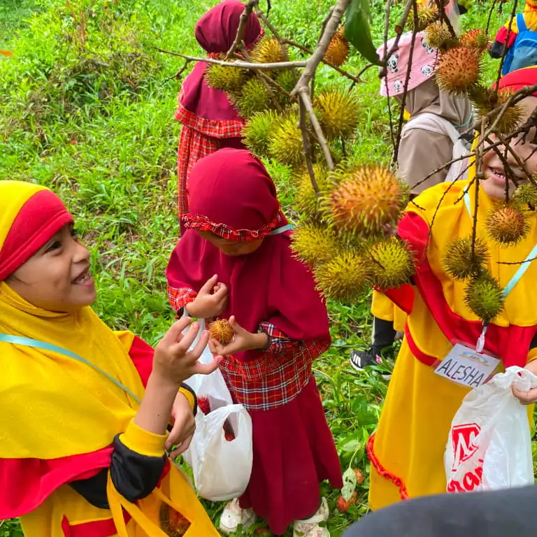 momen keseruan kegiatan di RA Mutiara Islam Kendari | TK Sekolah Playgroup Terbaik di Kendari