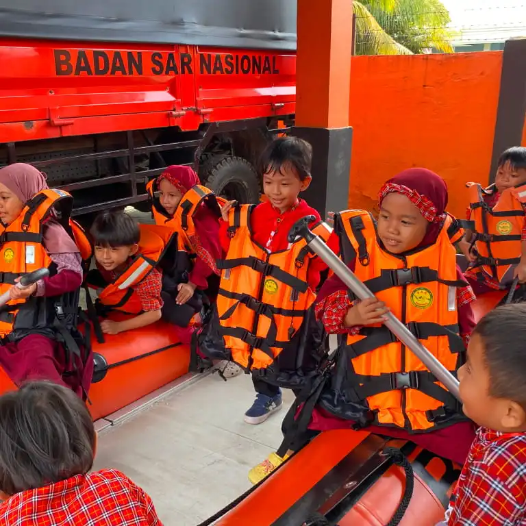 momen keseruan kegiatan di RA Mutiara Islam Kendari | TK Sekolah Playgroup Terbaik di Kendari